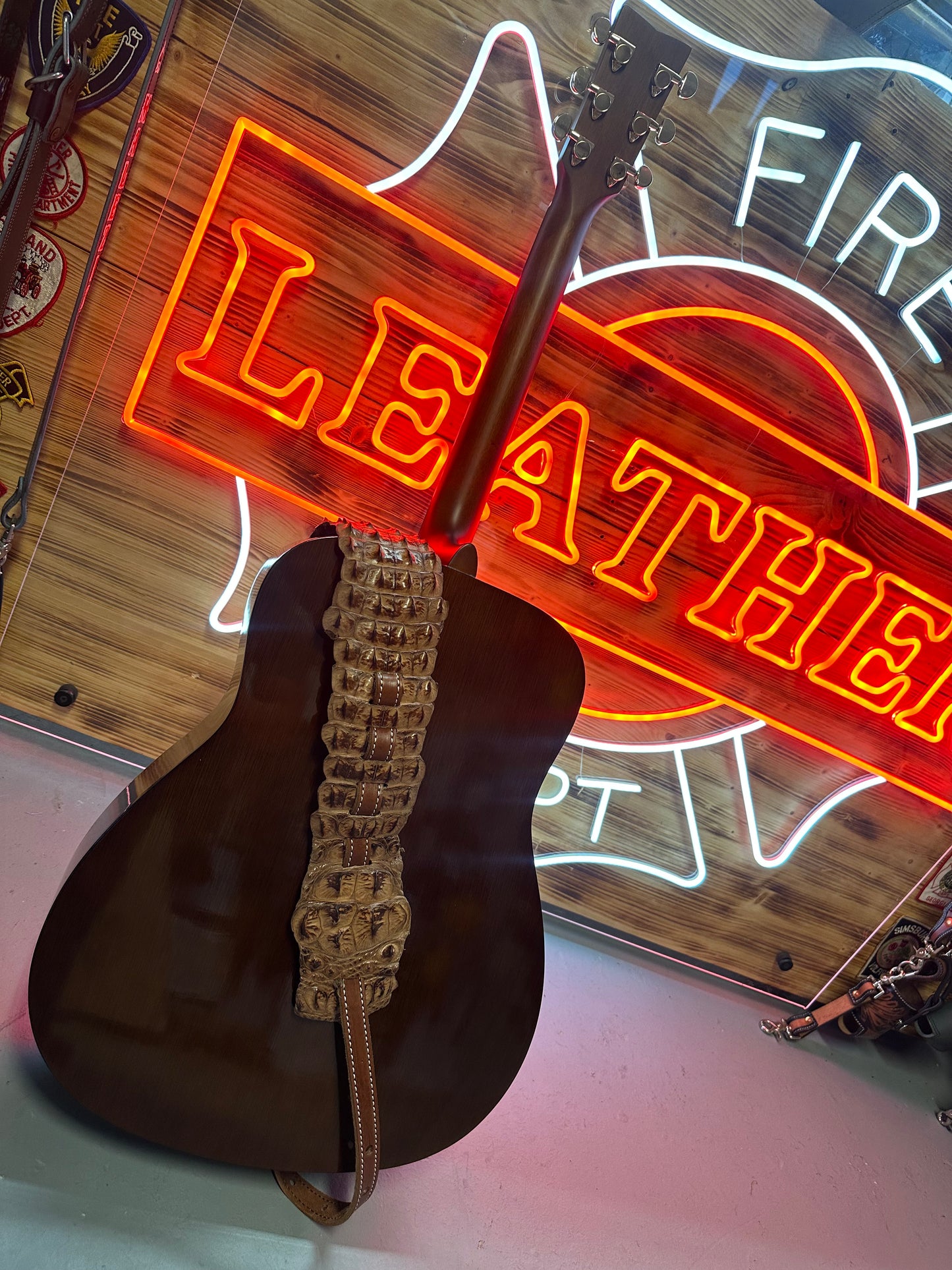 CROCODILE GUITAR STRAP