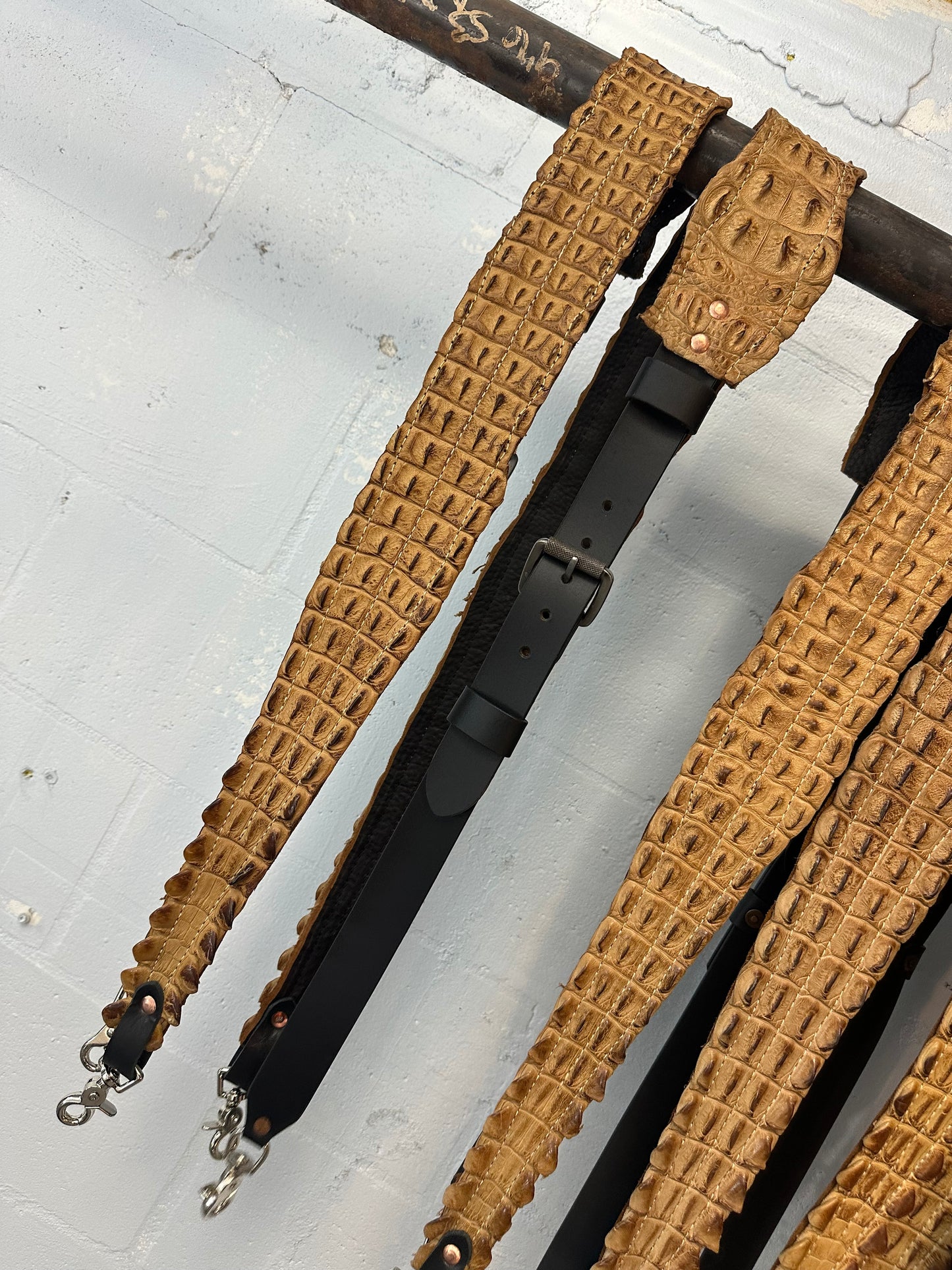 CUSTOM CROCODILE RADIO STRAP SET
