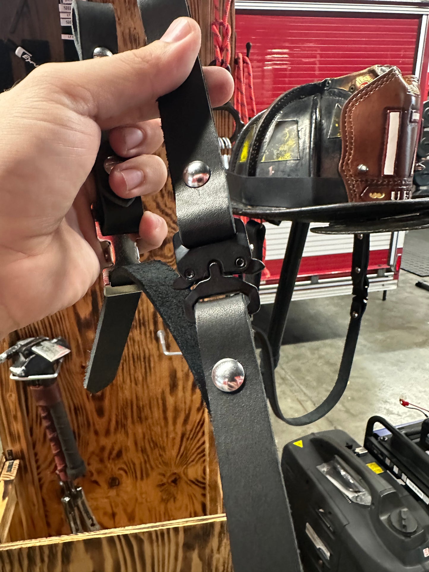 Leather helmet cobra clip chin strap