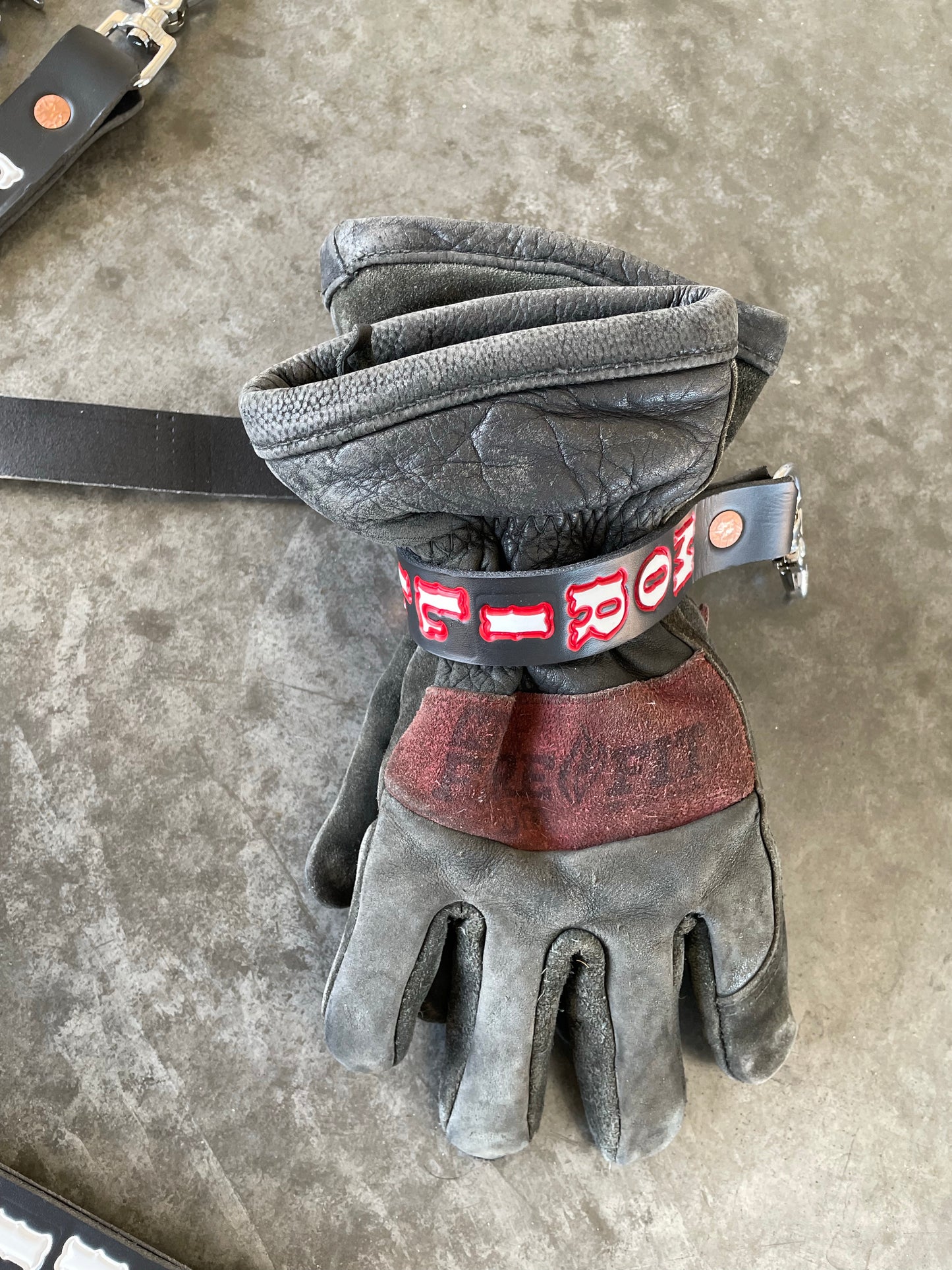 CUSTOM LEATHER GLOVE STRAP