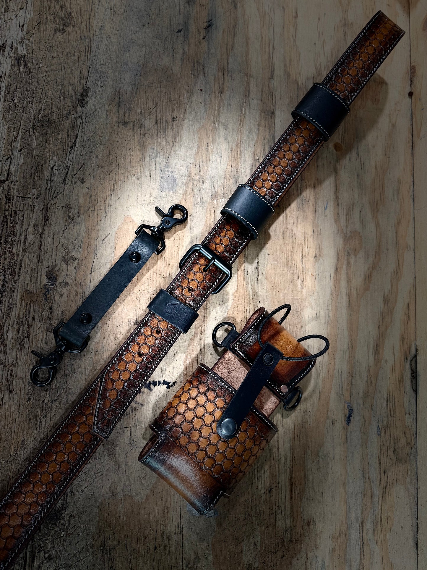DRAGON SCALE TOOLED CUSTOM RADIO STRAP SET