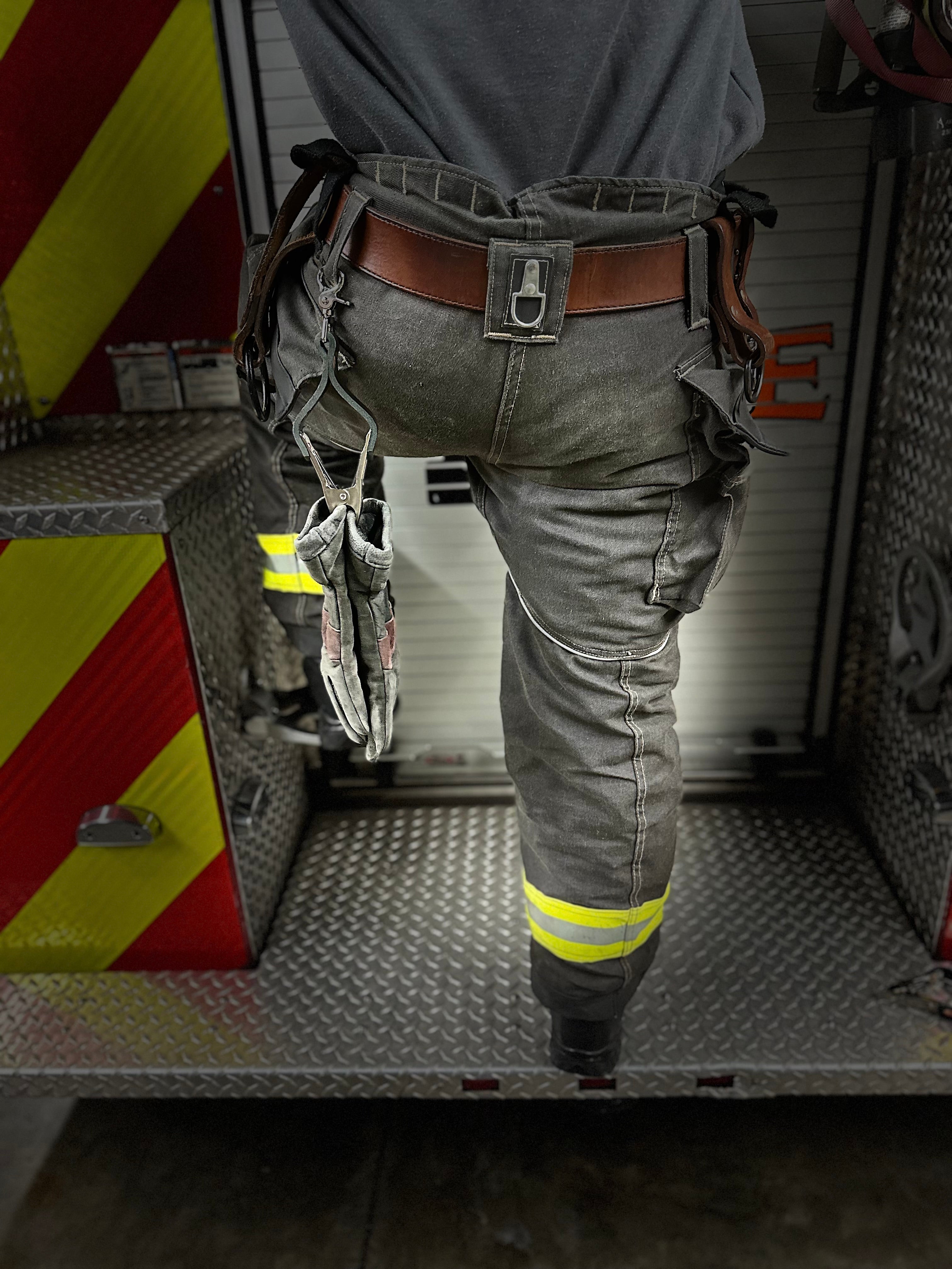 Glove Clip - Door Chock No. 2 – FIRE DEPT. LEATHER