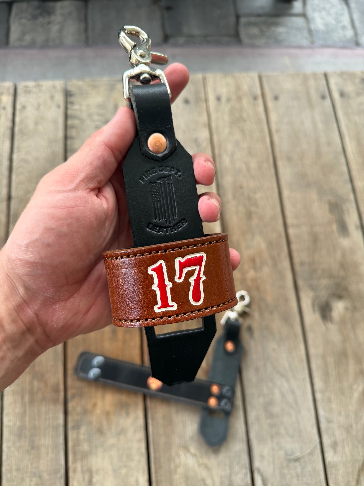 “FAT STRAP” Leather Inverted flashlight holder