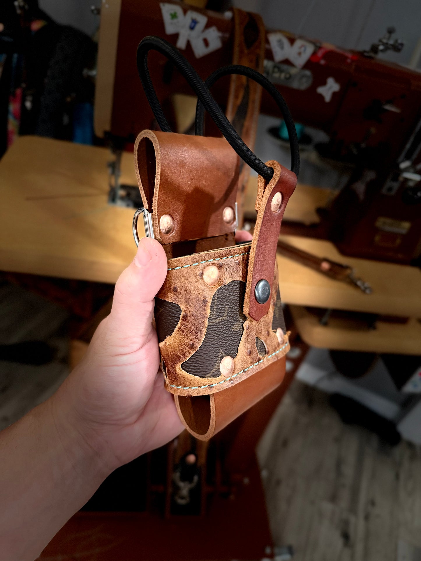 THE HIGH ROLLER – Designer × Ostrich Radio Strap Set