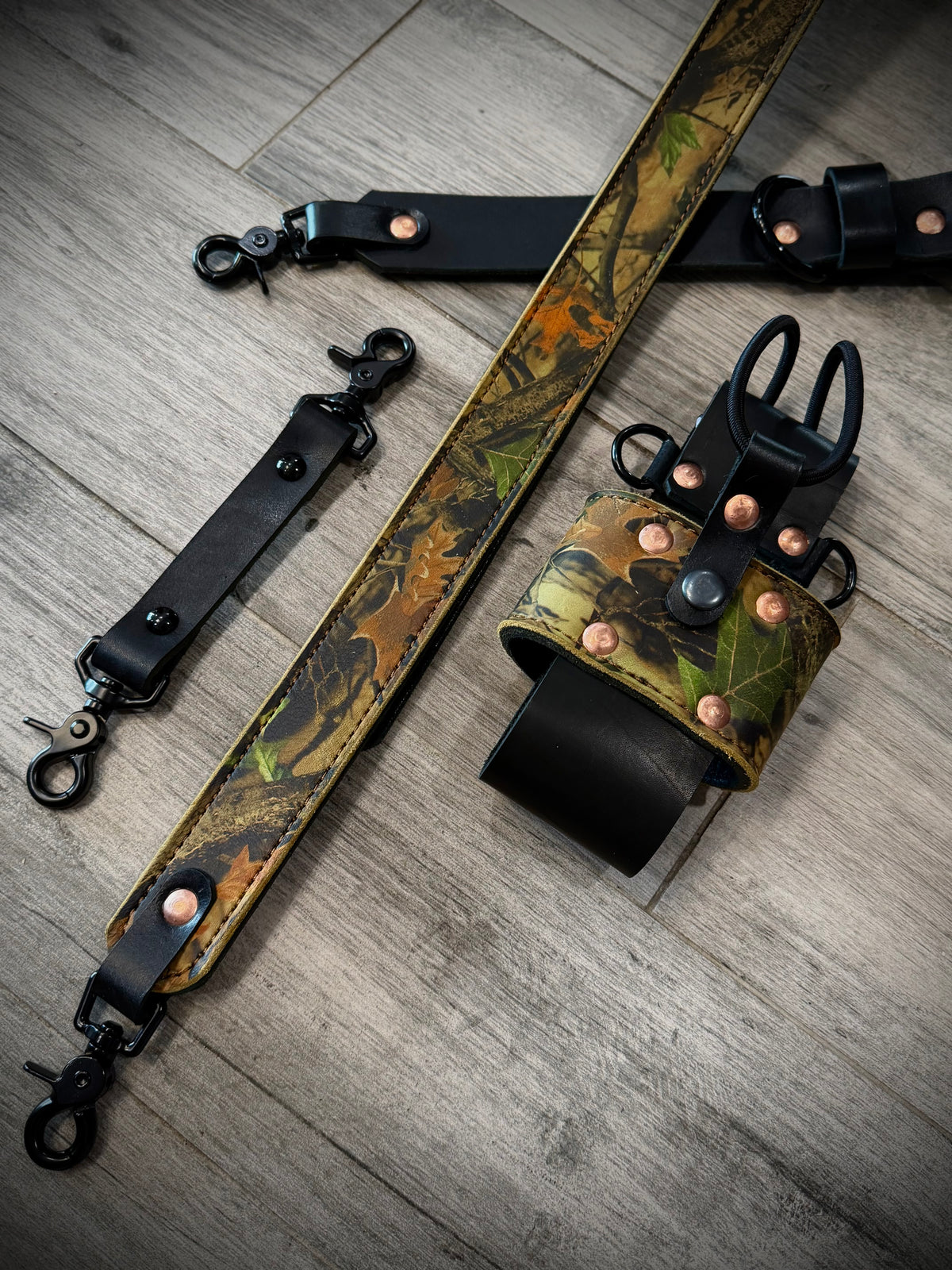 “The Invisible” Radio Strap Set