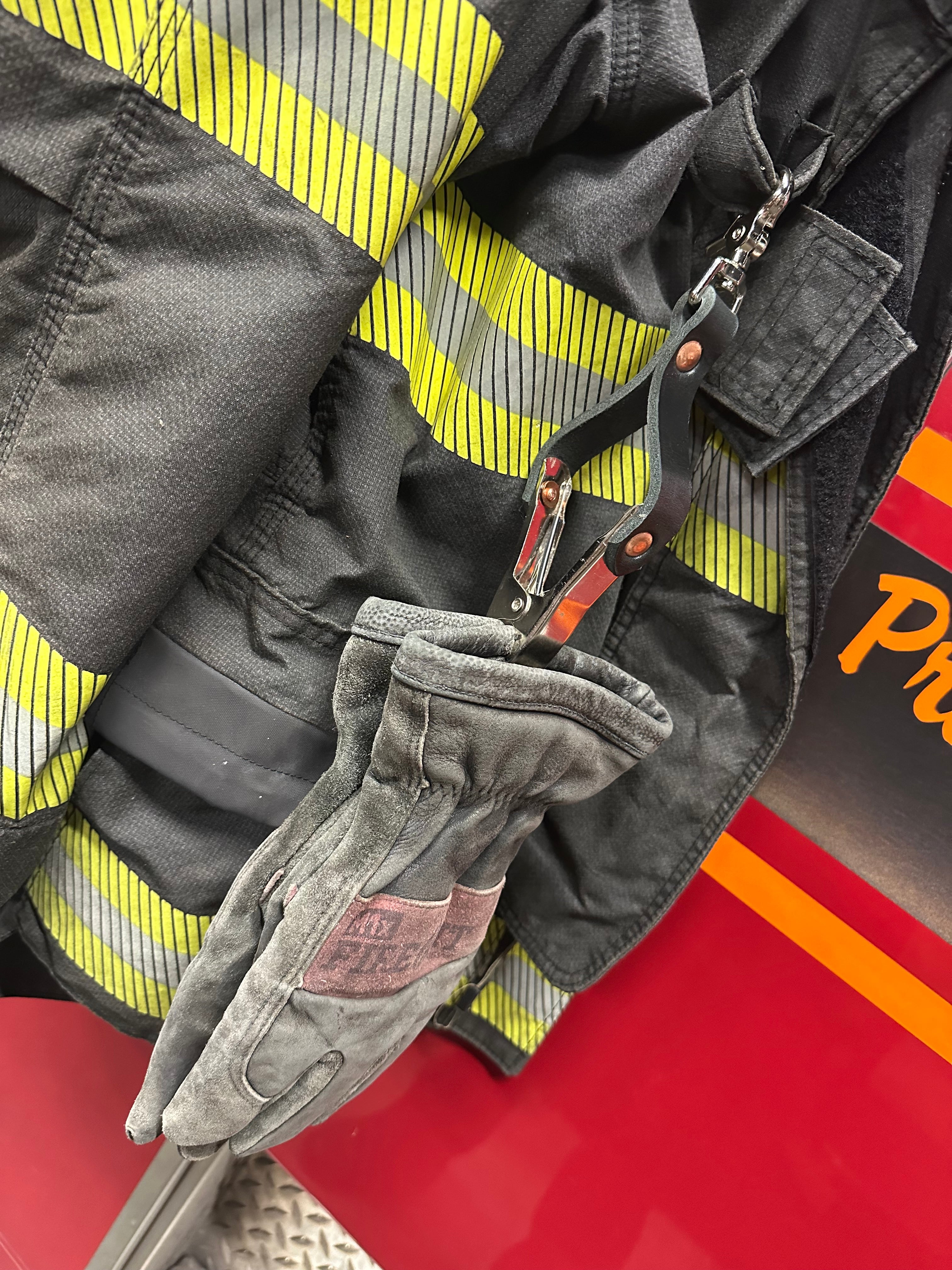 Glove Clip - Door Chock No. 2 – FIRE DEPT. LEATHER