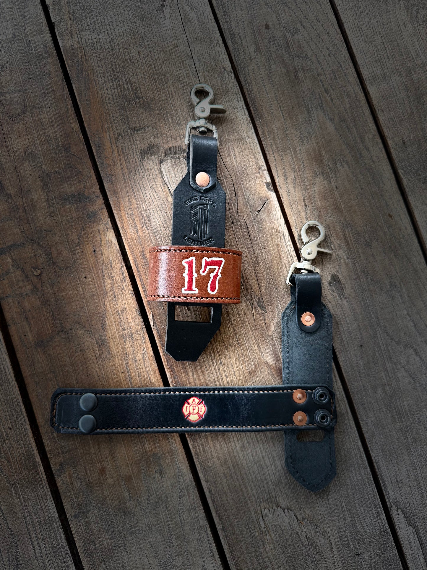 “FAT STRAP” Leather Inverted flashlight holder