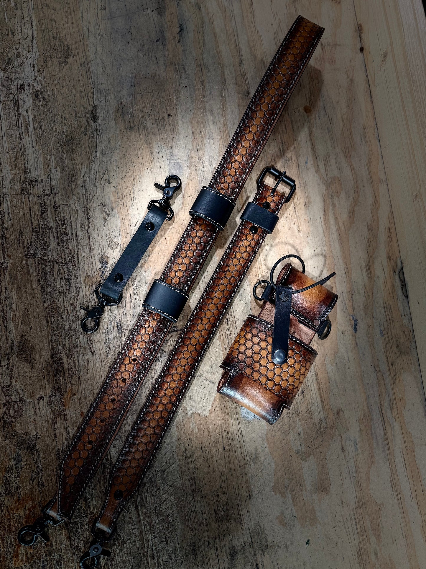 DRAGON SCALE TOOLED CUSTOM RADIO STRAP SET
