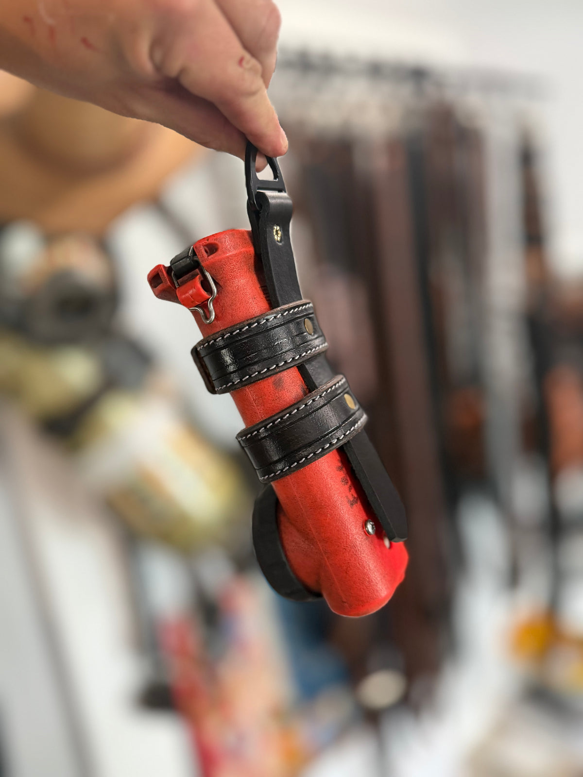 “THE MINIMALIST ” Leather Inverted flashlight holder