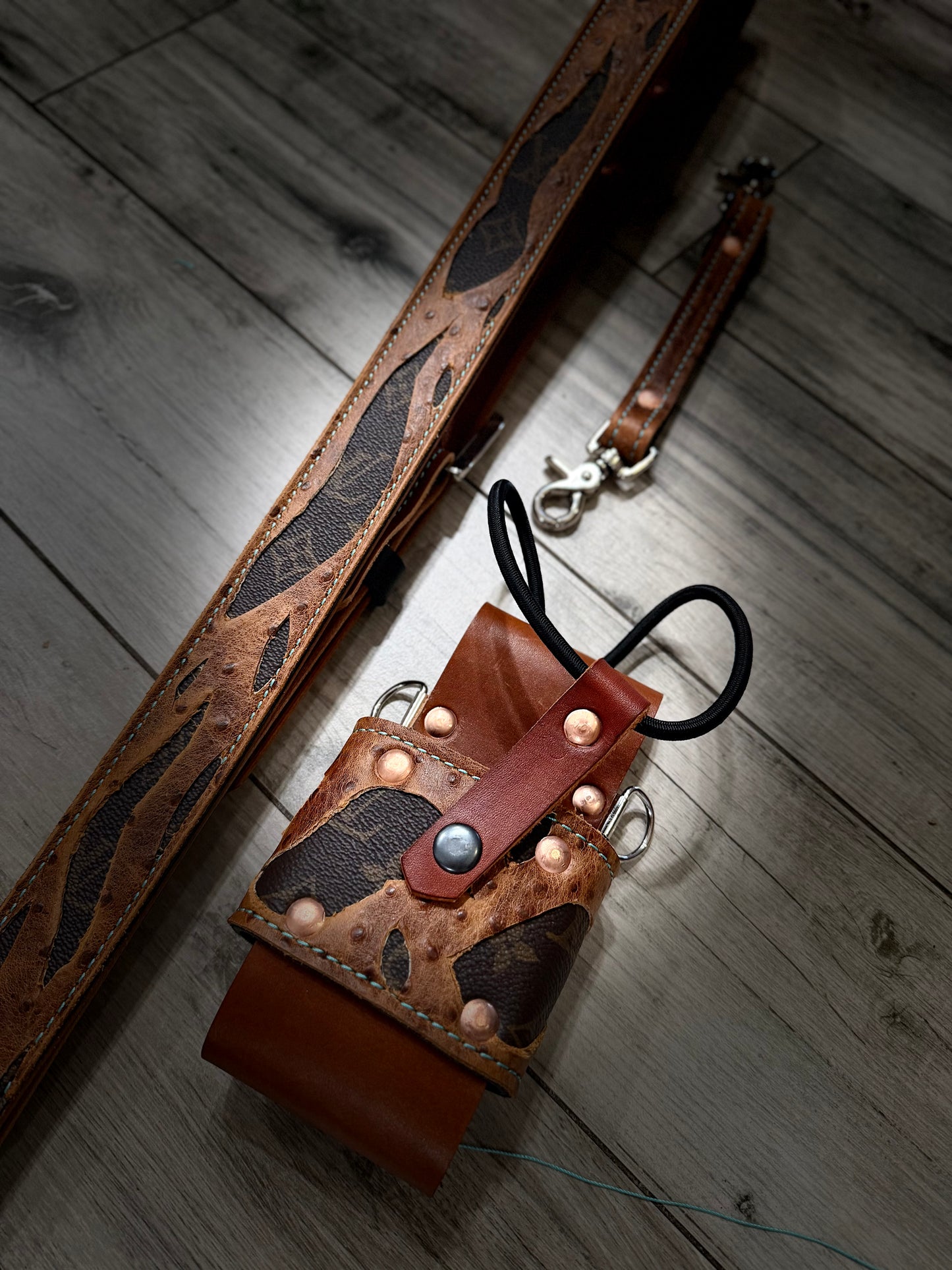 THE HIGH ROLLER – Designer × Ostrich Radio Strap Set