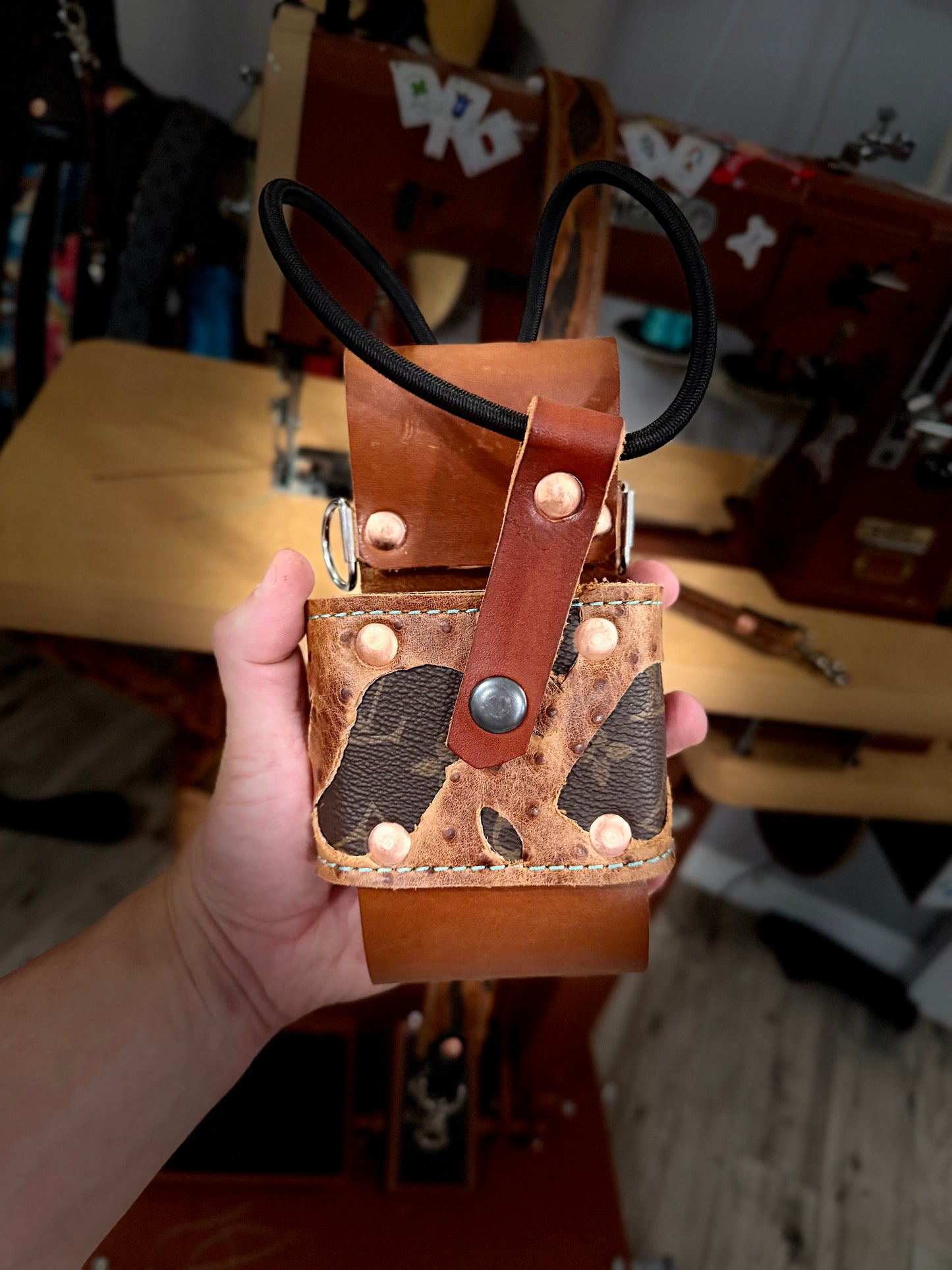 THE HIGH ROLLER – Designer × Ostrich Radio Strap Set