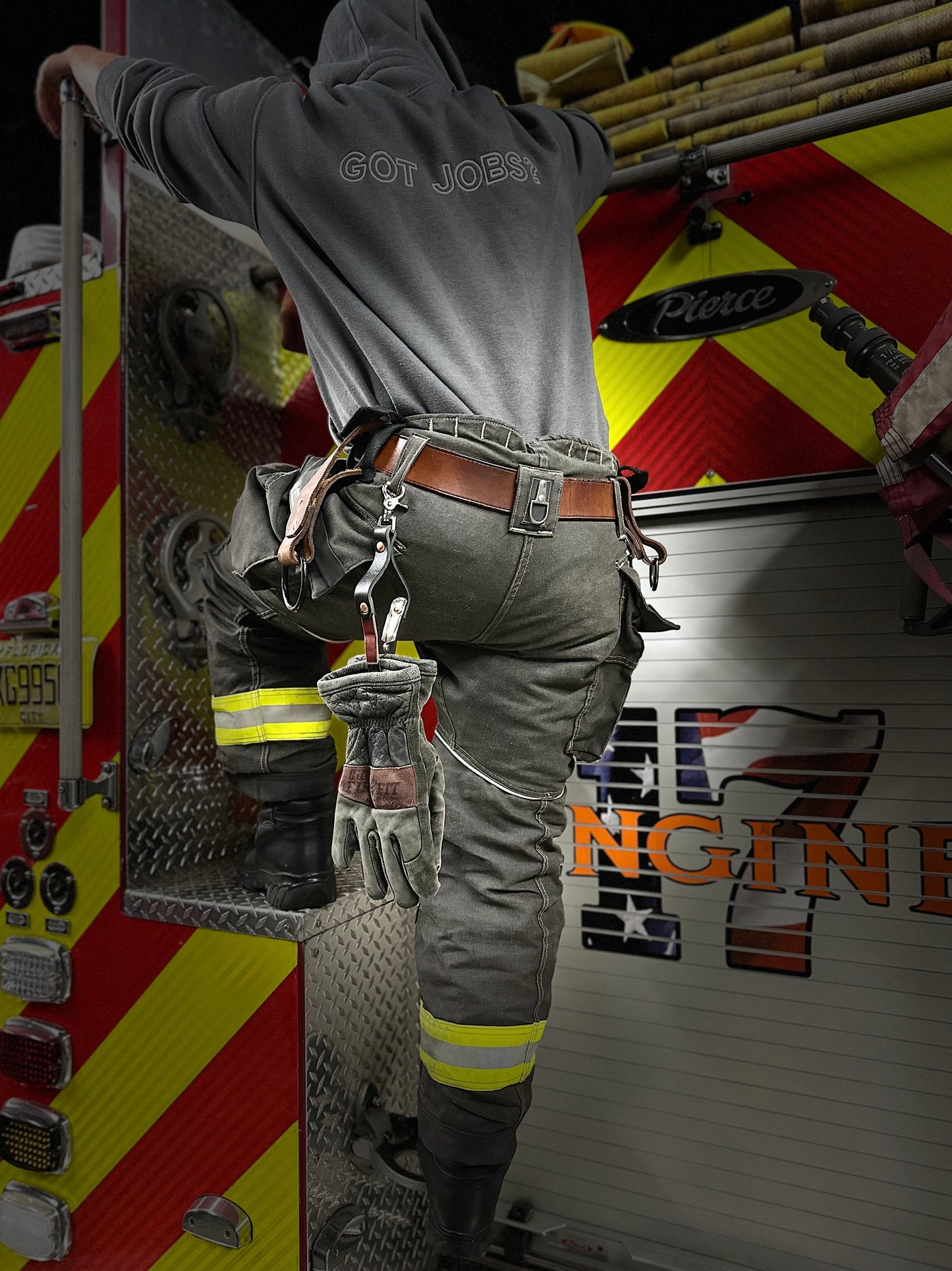 GLOVE CLIP / DOOR CHOCK NO.2