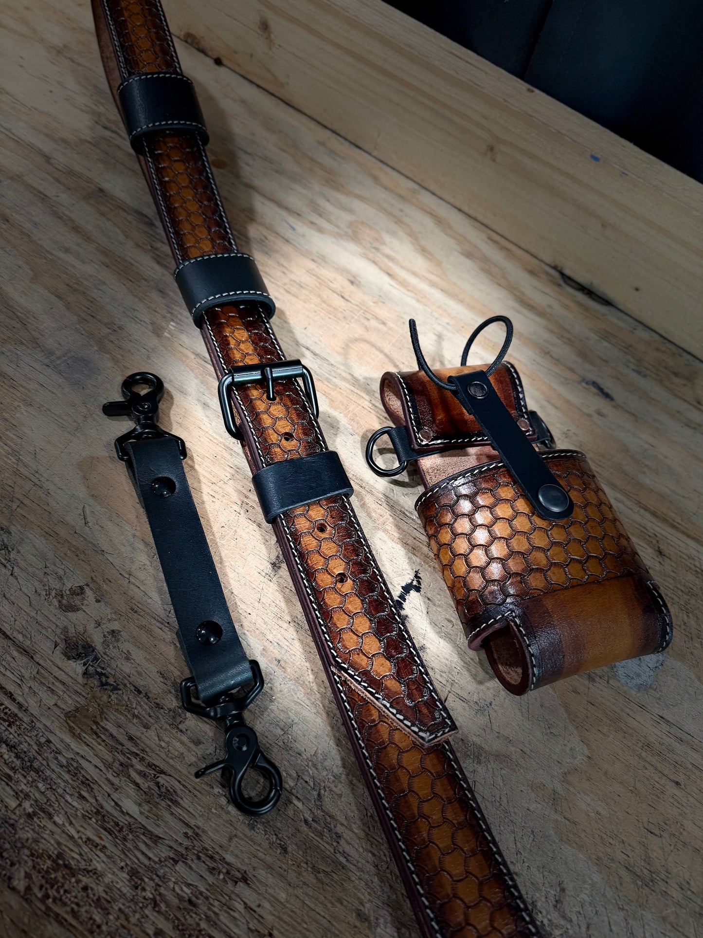 DRAGON SCALE TOOLED CUSTOM RADIO STRAP SET