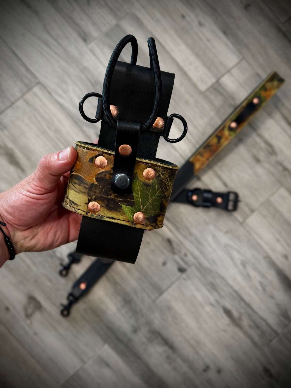 “The Invisible” Radio Strap Set