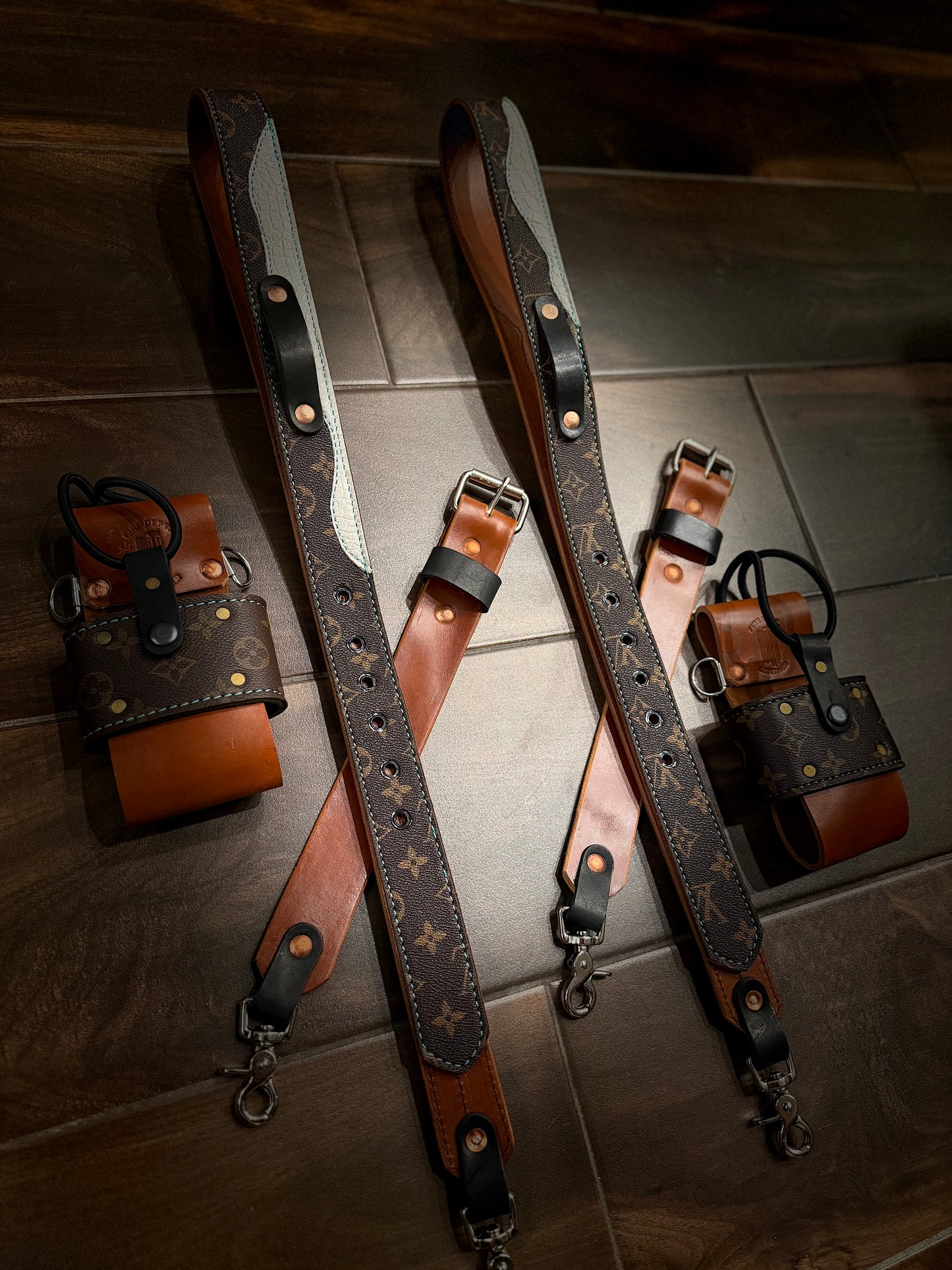 THE BAYOU BANDIT – Designer × Crocodile Radio Strap Set
