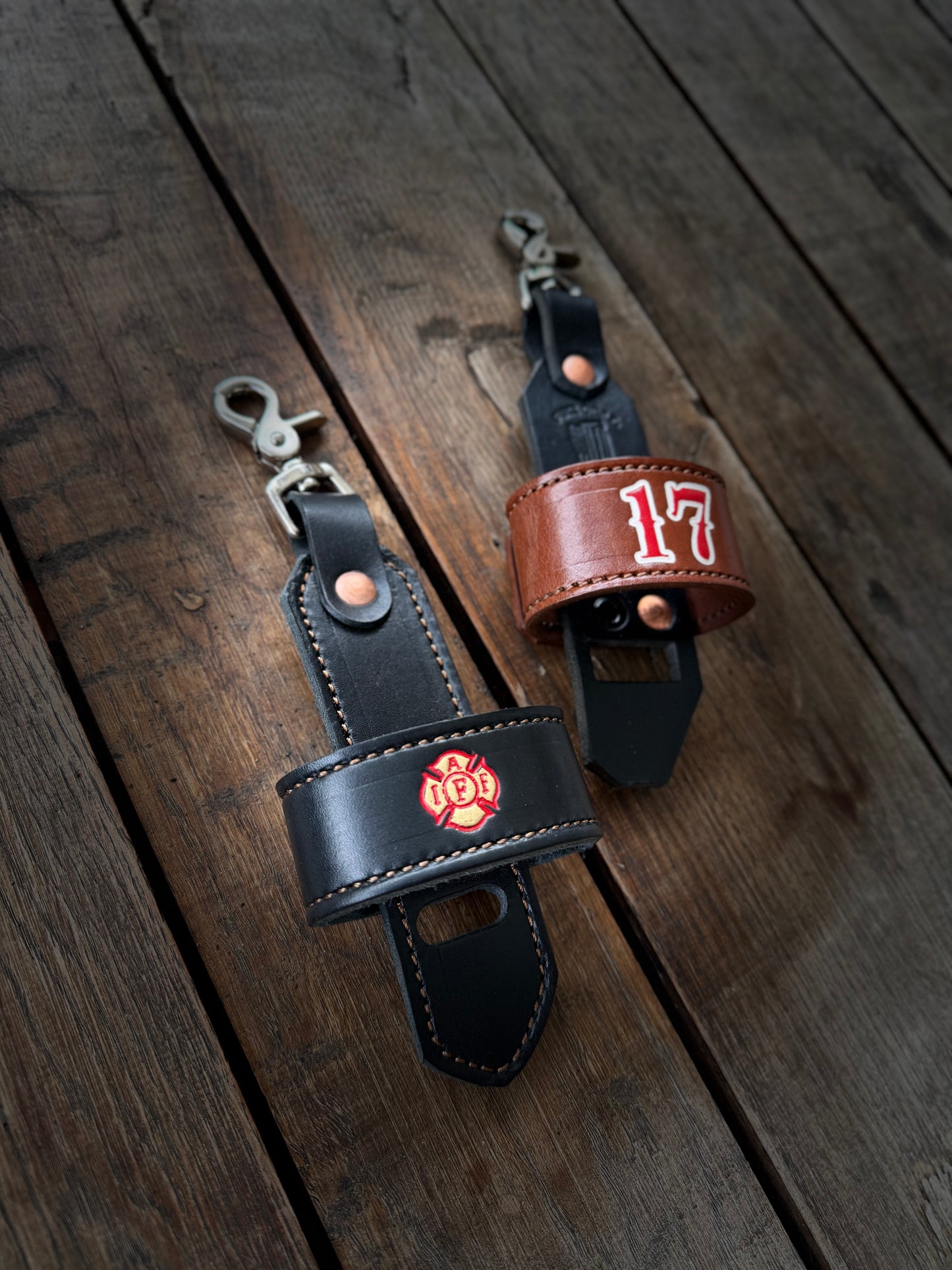 “FAT STRAP” Leather Inverted flashlight holder