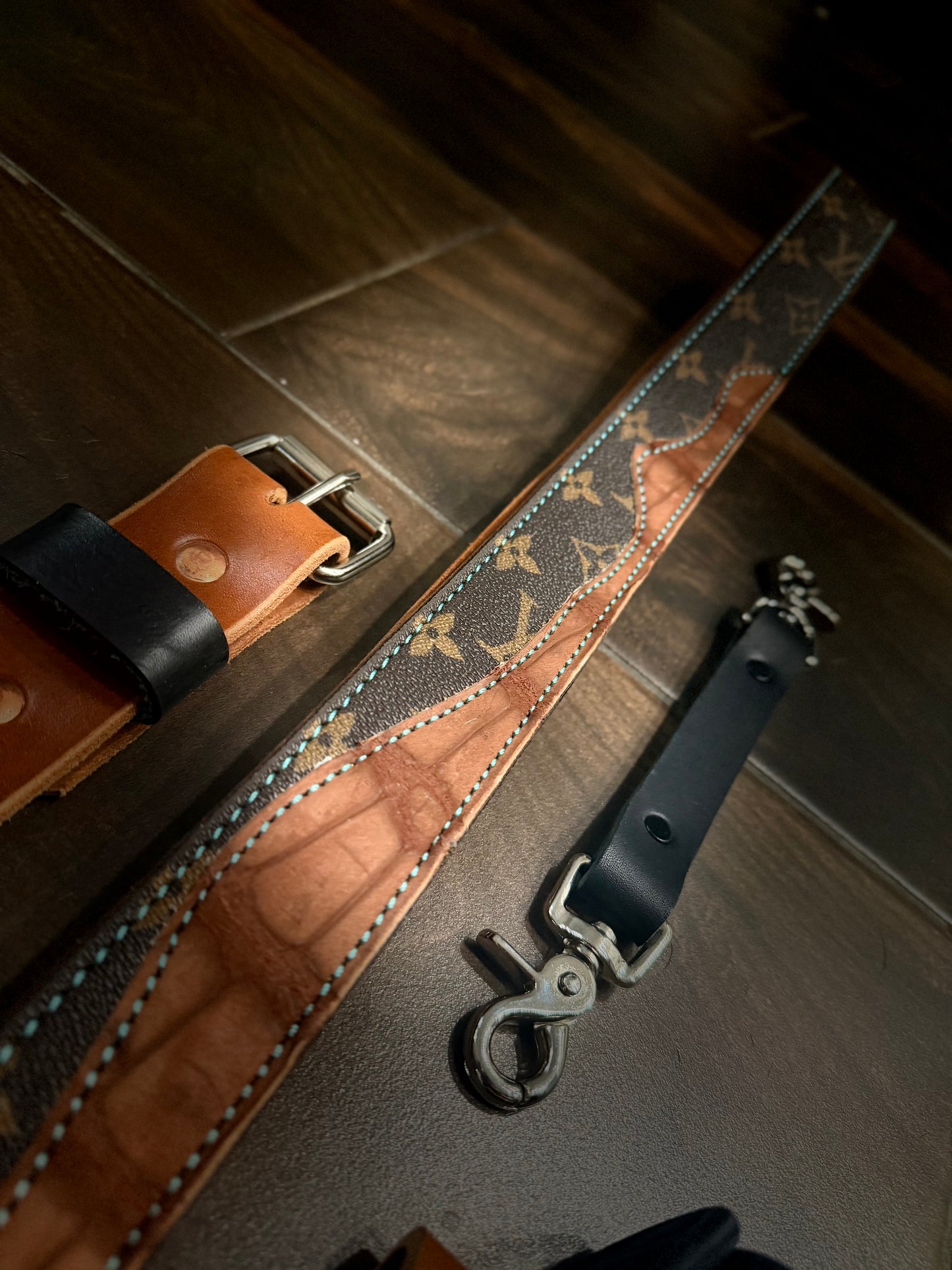 THE BAYOU BANDIT – Designer × Crocodile Radio Strap Set