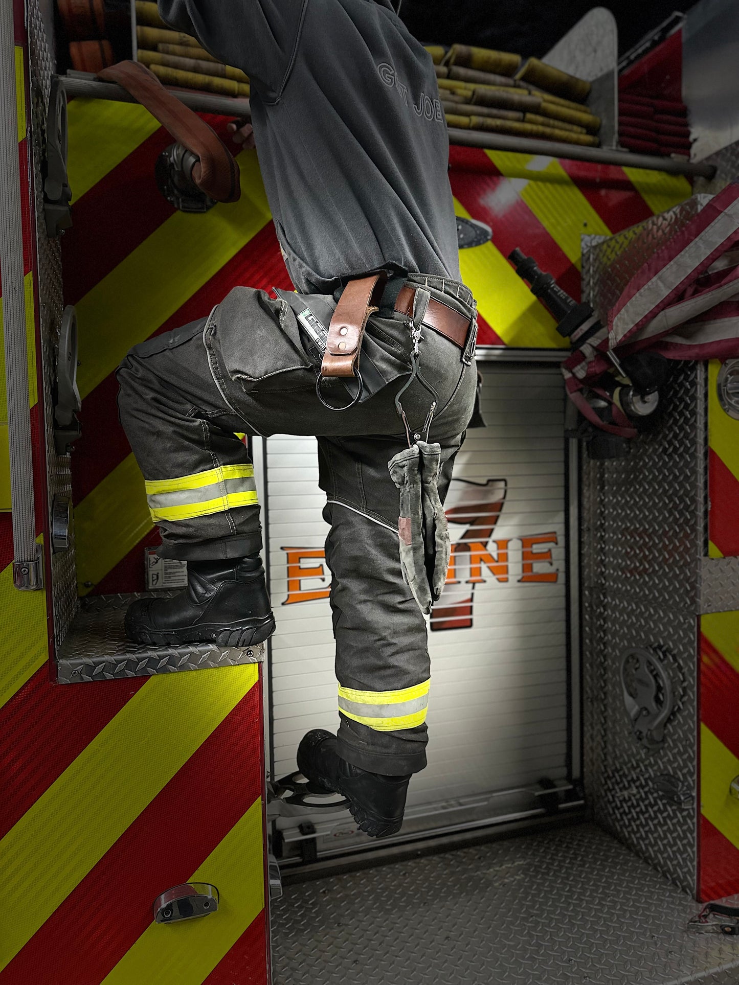 GLOVE CLIP / DOOR CHOCK NO.2