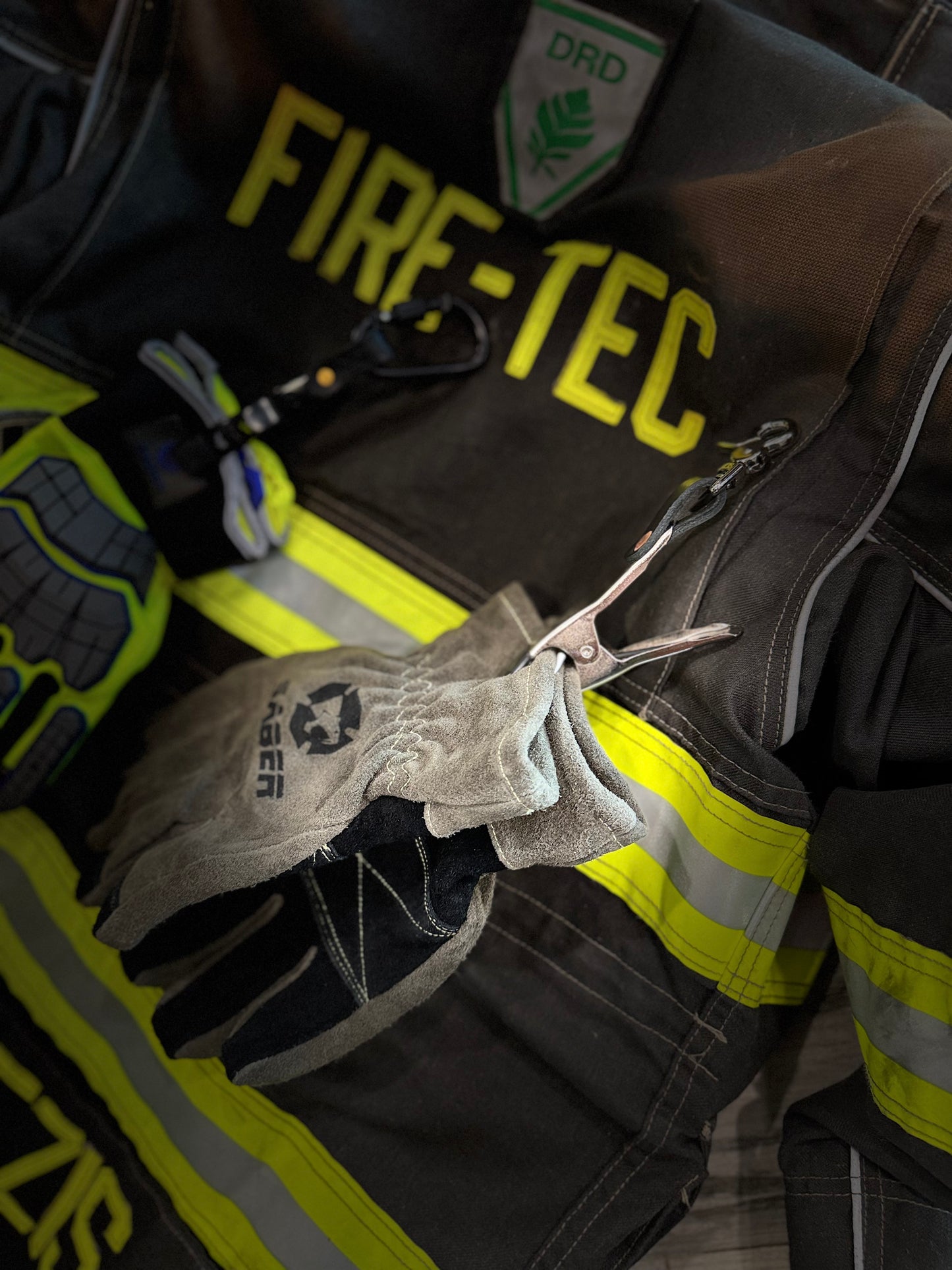 SABER FIRE GLOVES - GLOVE CHOCK