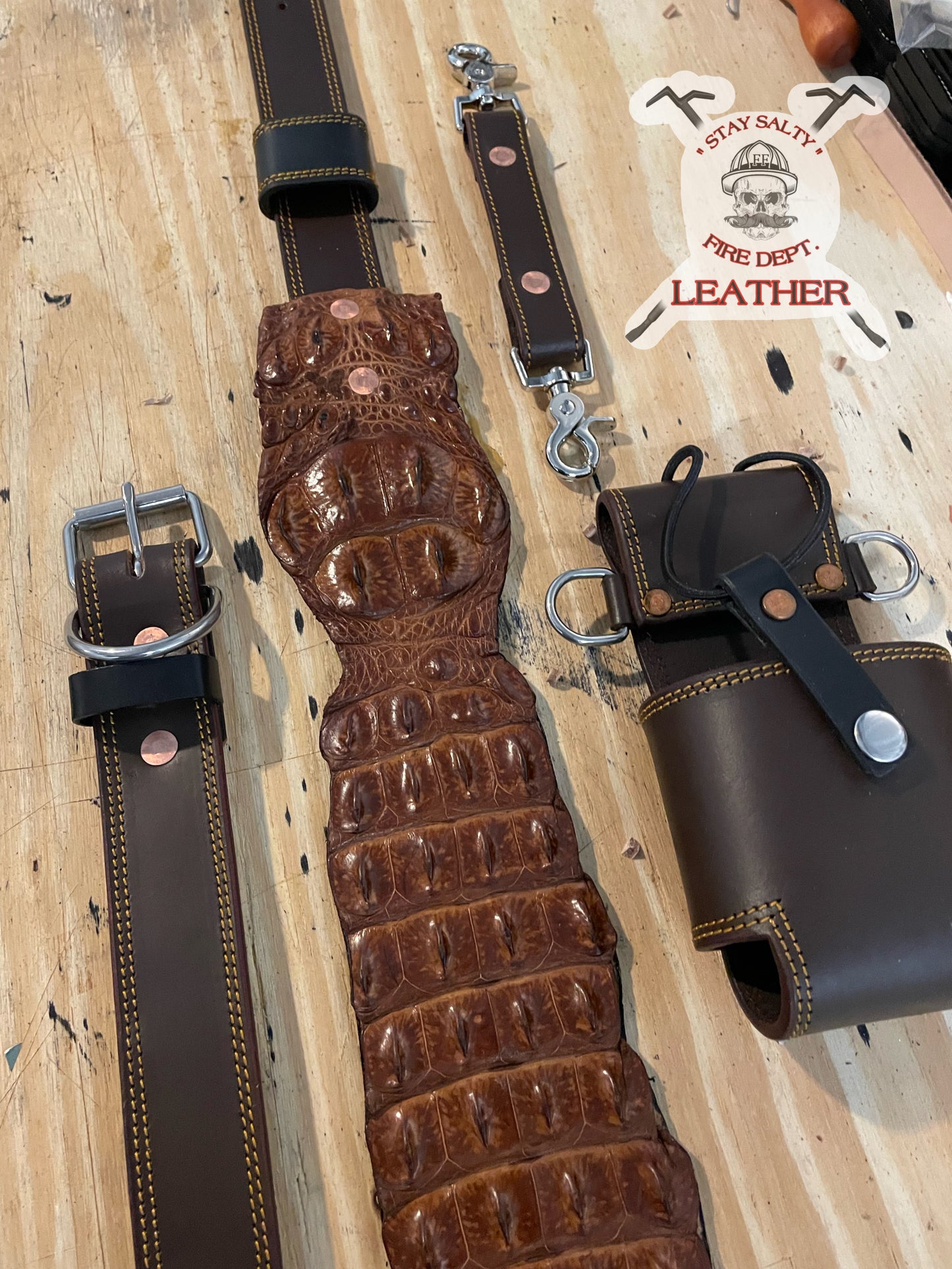 CUSTOM CROCODILE RADIO STRAP SET